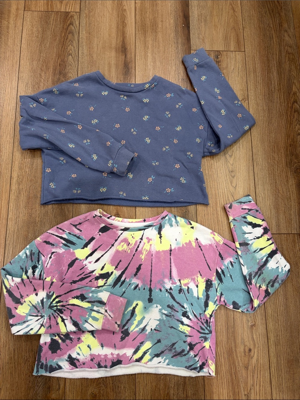 Colsie cropped sweatshirts | set of two | women’s XS